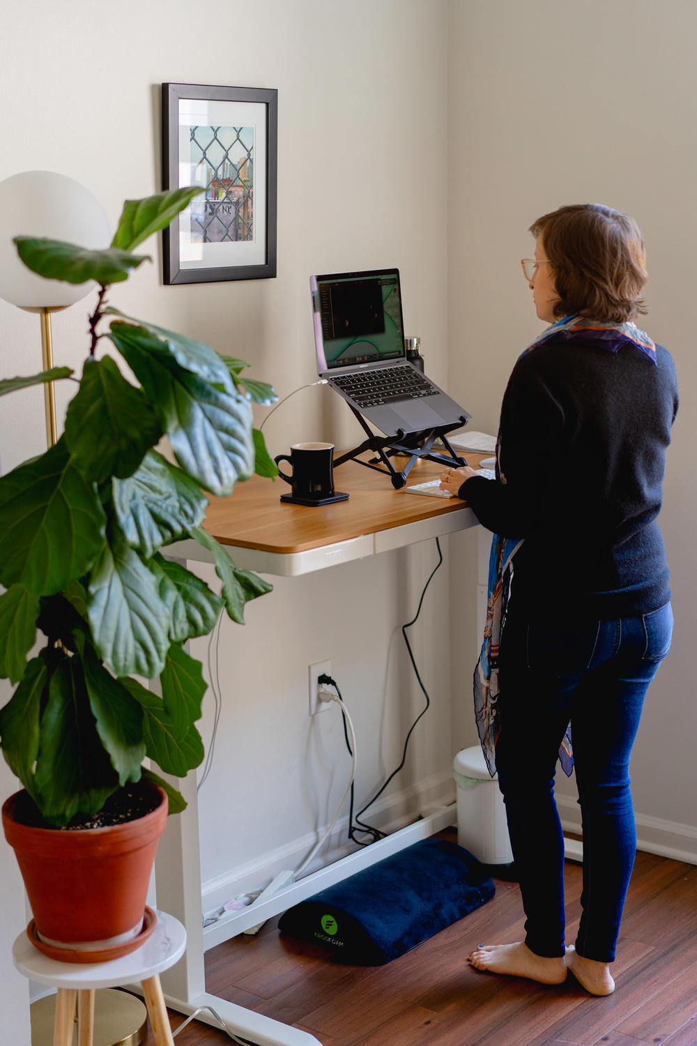 FlexiSpot Comhar AllinOne Standing Desk Review Worth It?